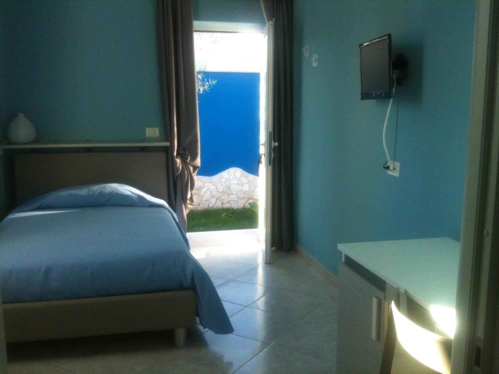 Bed And Breakfast Fly Μπάρι Δωμάτιο φωτογραφία