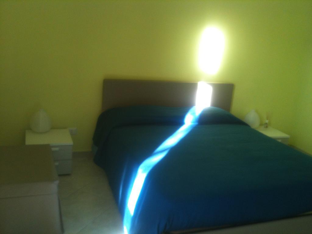 Bed And Breakfast Fly Μπάρι Δωμάτιο φωτογραφία